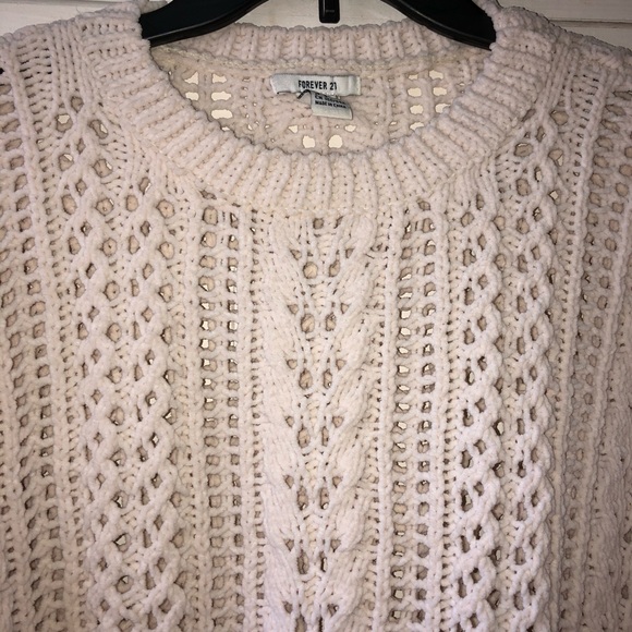 Creme Knit Sweater 🤍🦋 - Picture 2 of 3